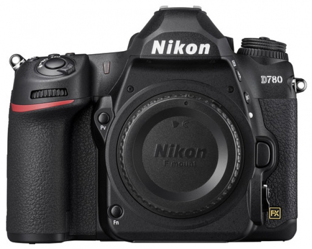 IT NIKON D780 +64gb  SE LA TROVI A MENO CONTATTACI