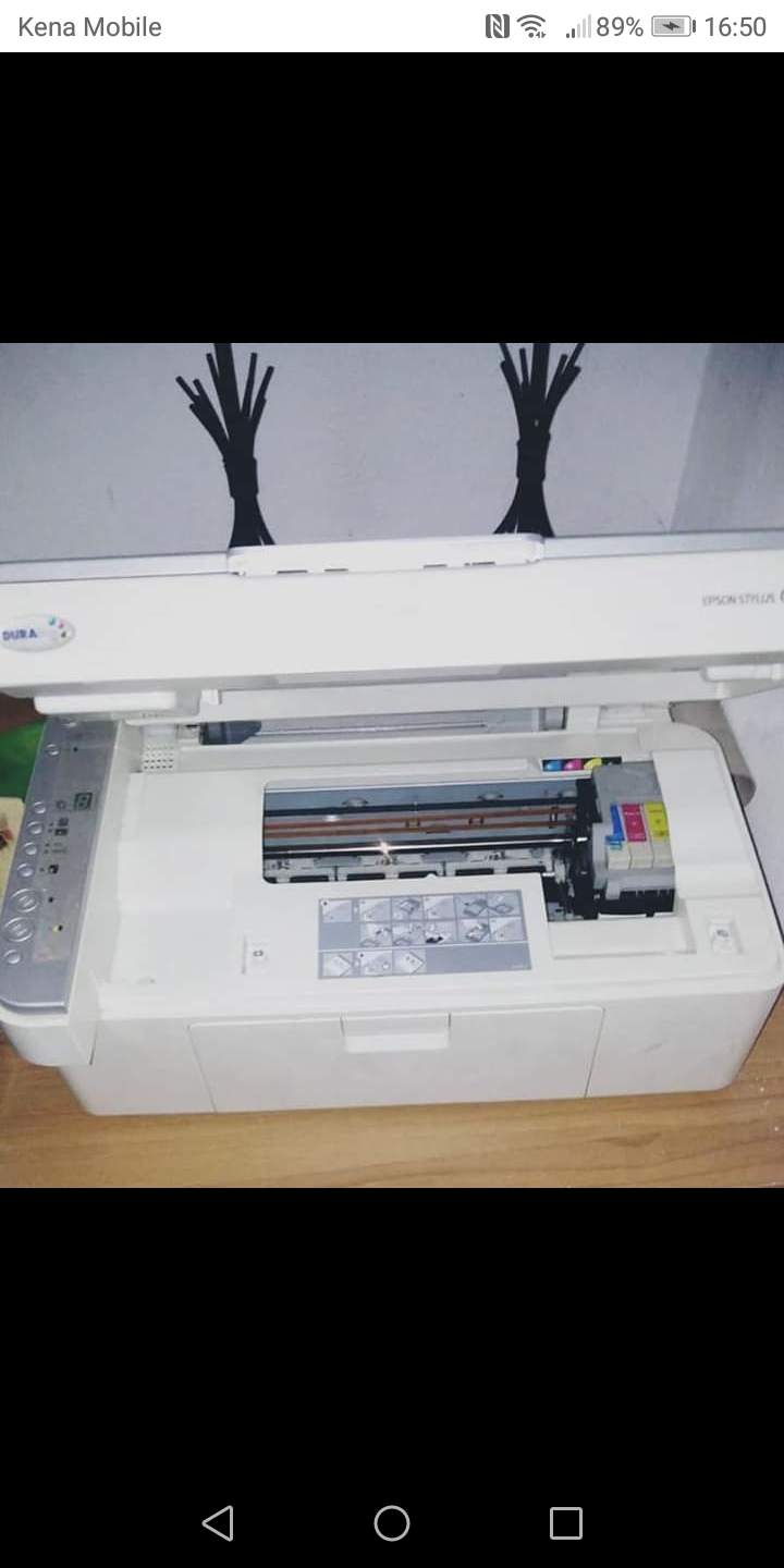 Vendo stampante epson funzionante manca solo spina