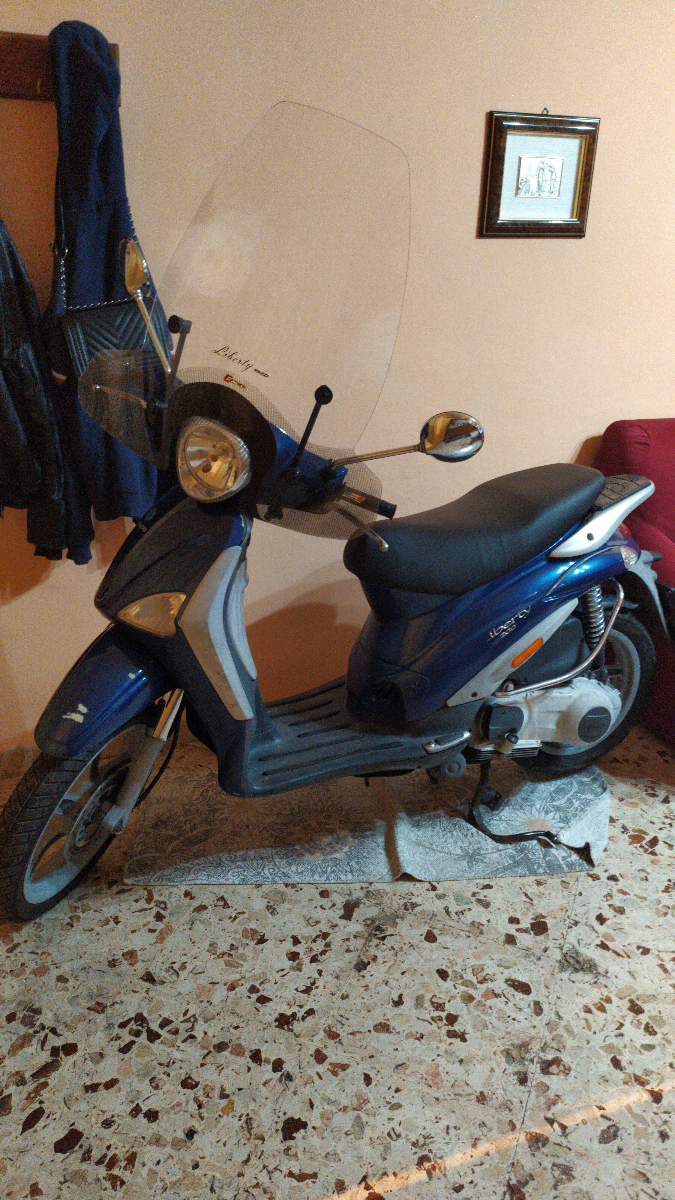 Salve vendo piaggio liberty 200 per motivi persona