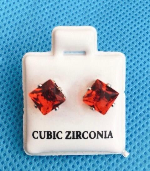 Coppia Orecchini Cristallo Rosso CZ39