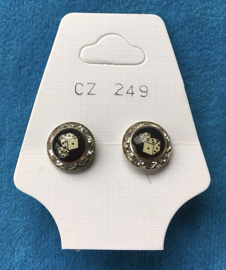 Orecchini Bottone Dadi CZ249