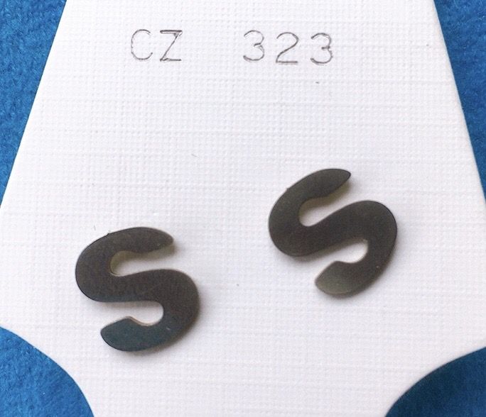 Orecchini Lettere S CZ323