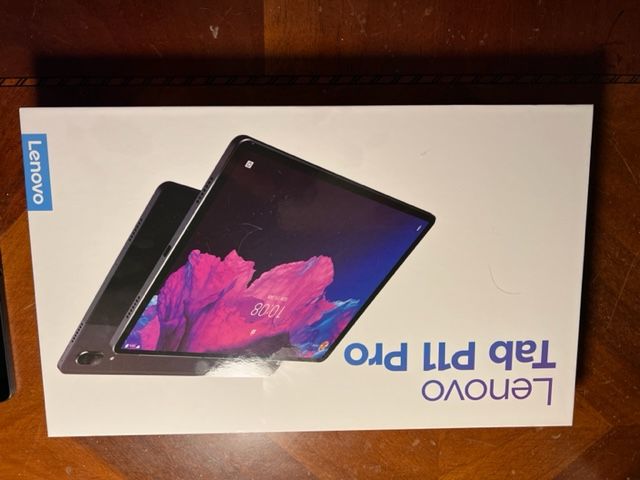 Vendo TABLET LENOVO P 11 PRO integro comprato 8/02