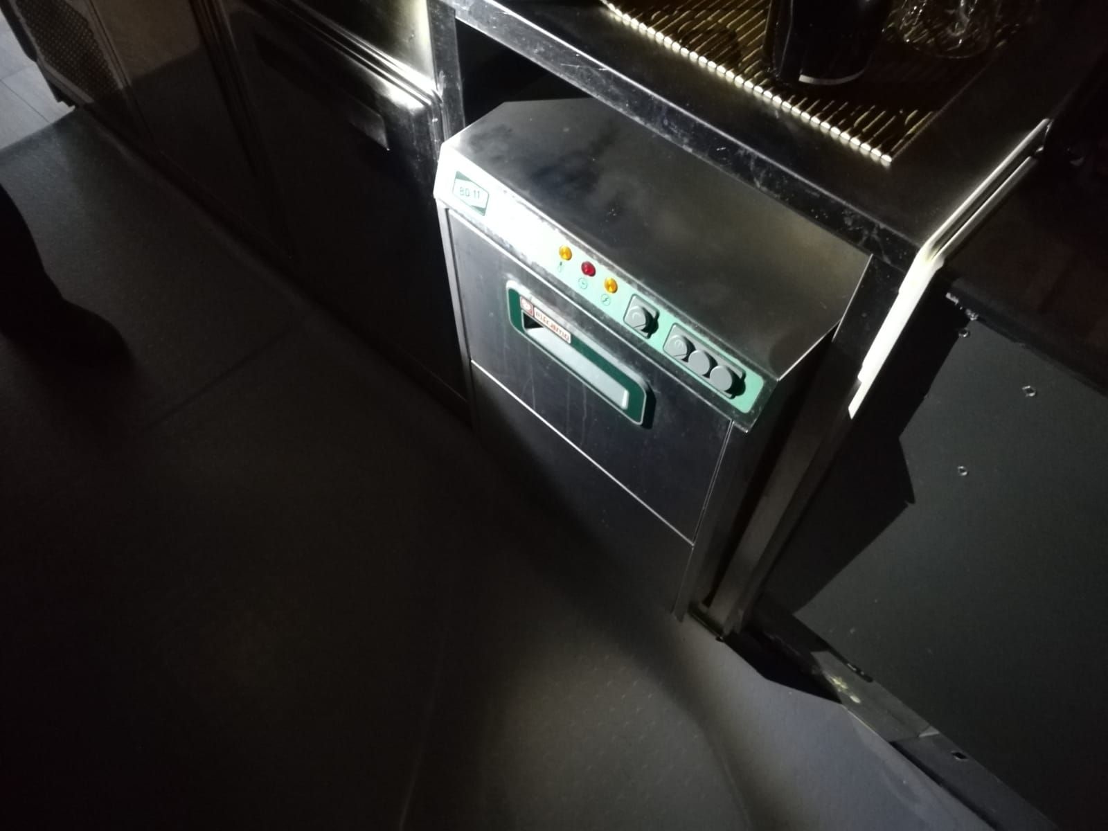 Vendo completo attrezzatura bar gelaterie