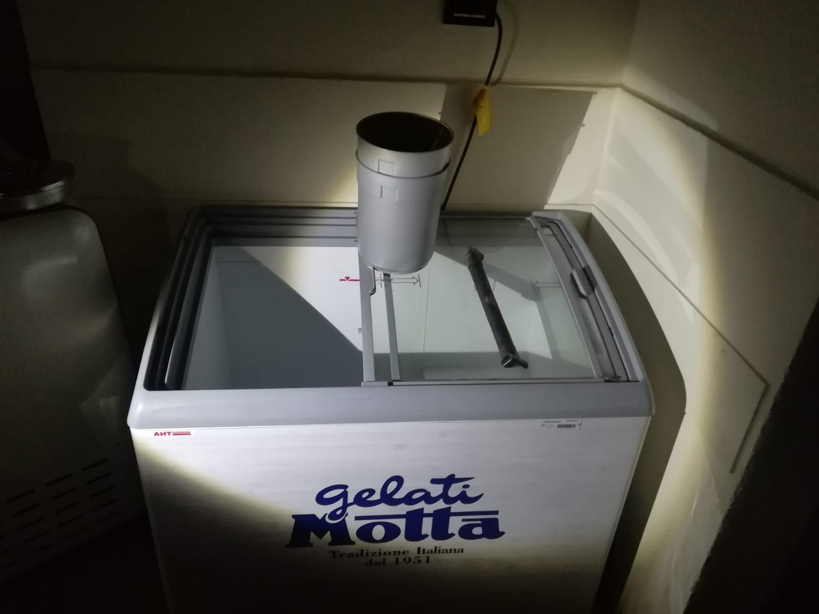 Vendo completo attrezzatura bar gelaterie
