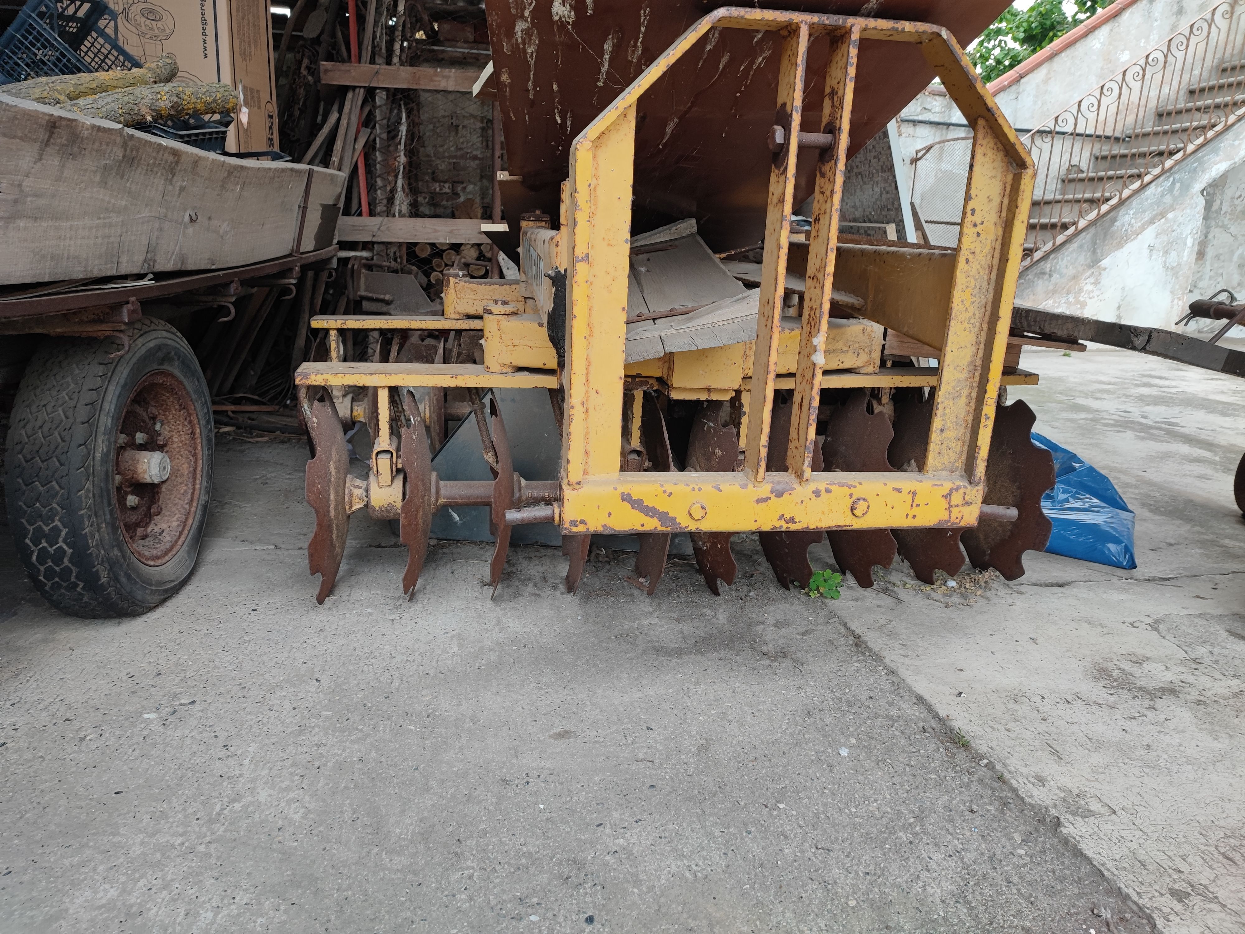 Attrezzature agricole