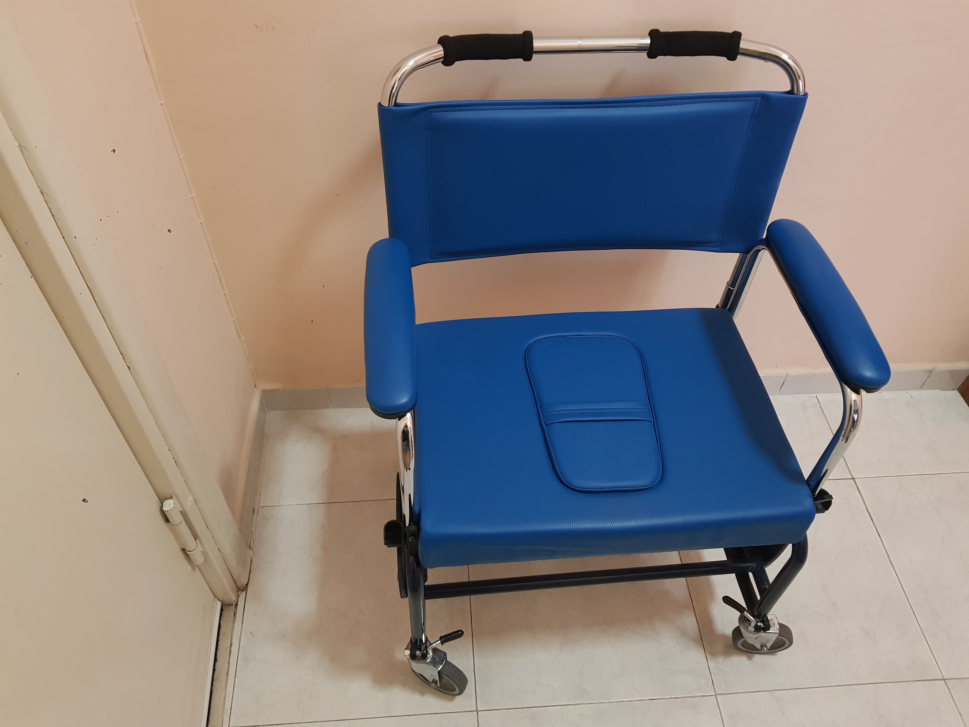 vendo sedia per disabili pieghevole da viaggio   