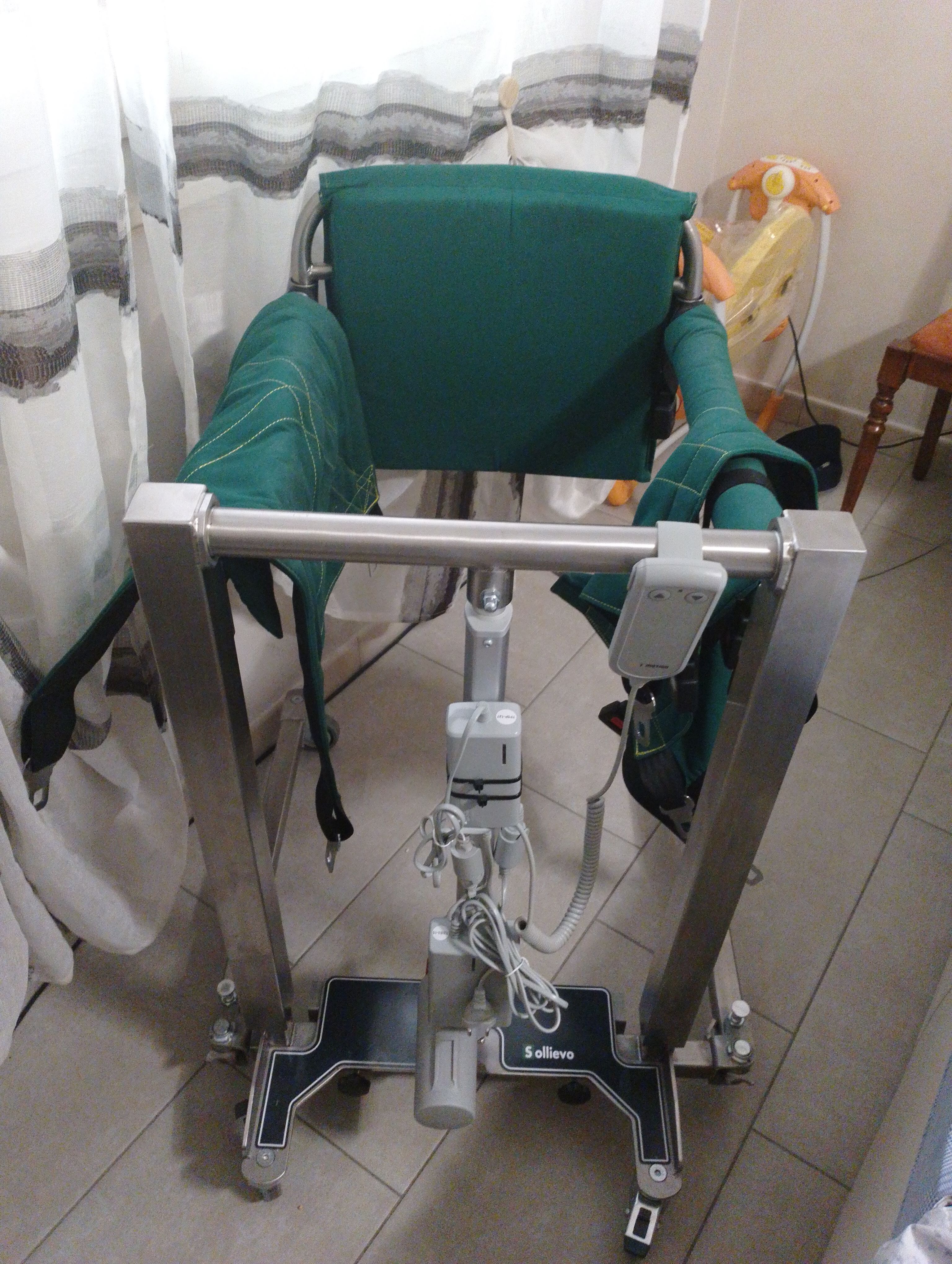 Vendo sollevatore sollievo plus nuovo con 2 anni 