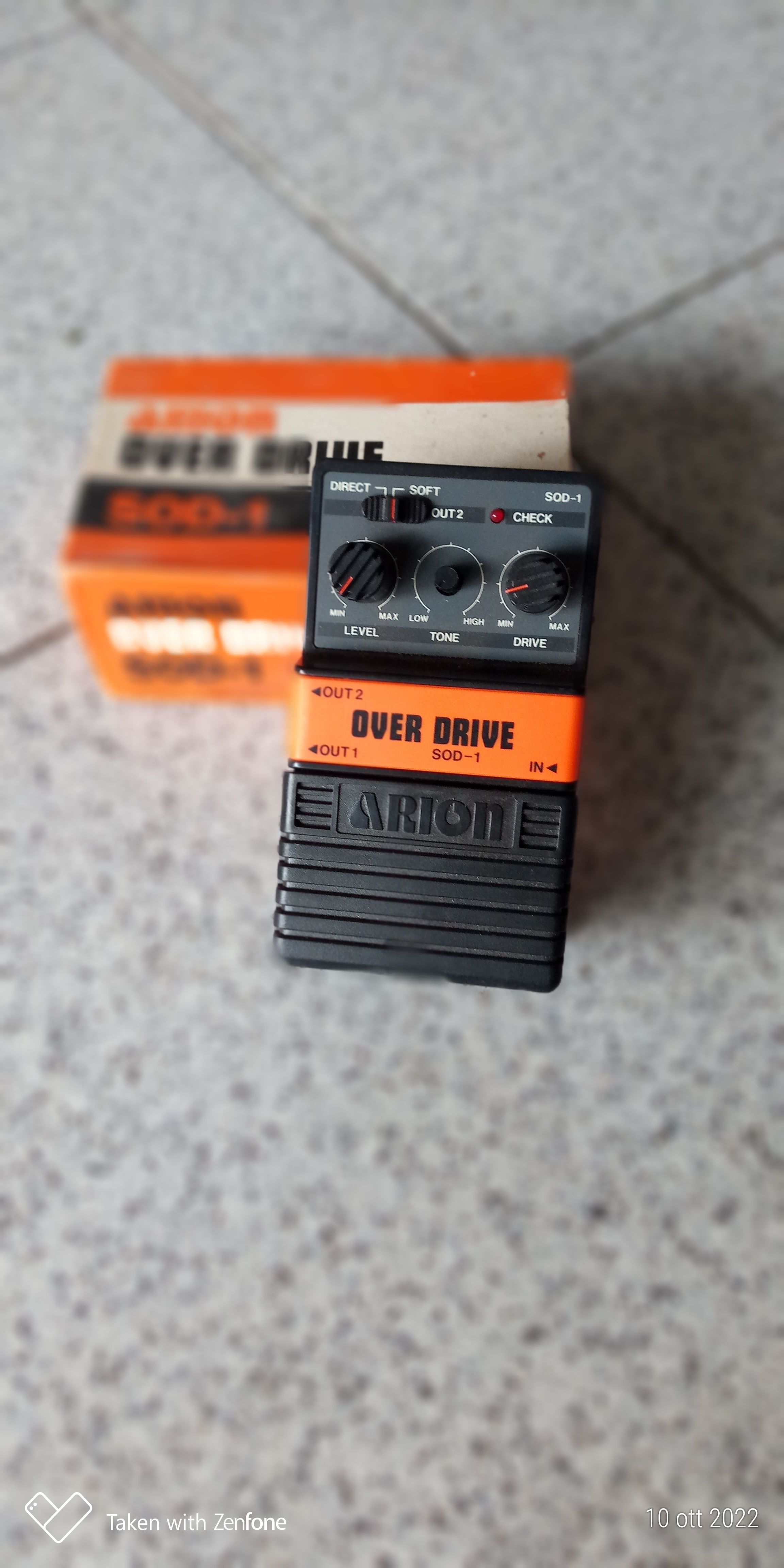 Distorsore x Chitarra. Arion Over Drive SOD-1