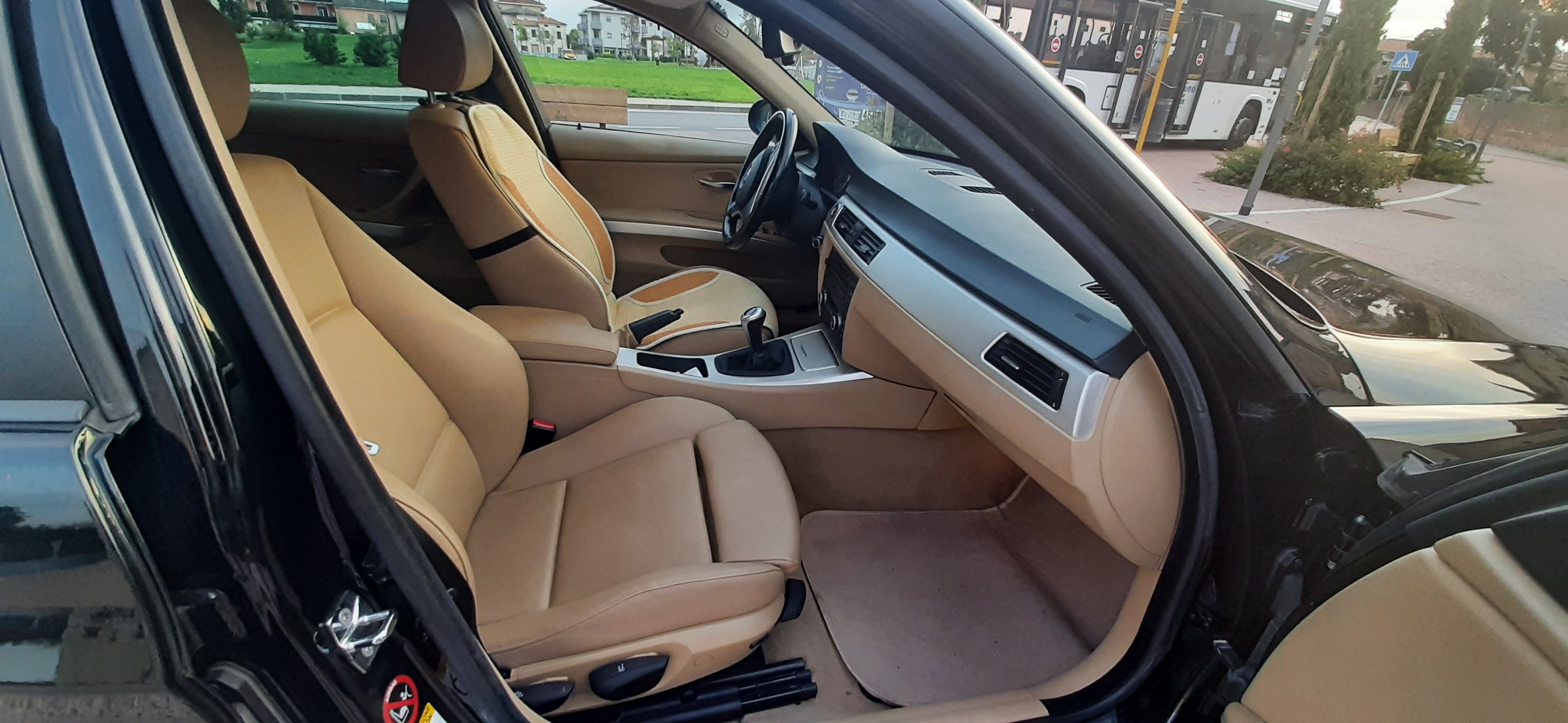 BMW SERIE 3 E91 TOURING 320d 163CV Colore nero 
