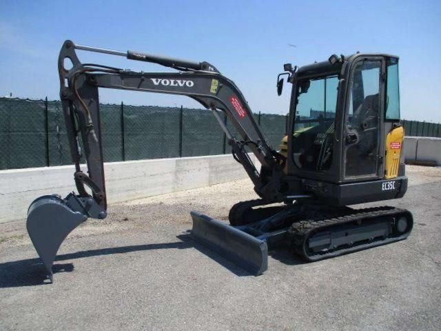 Miniescavatore volvo Ec35