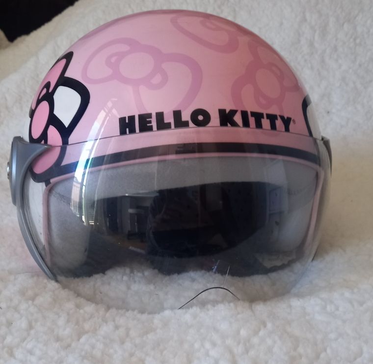 Casco Hello kitty