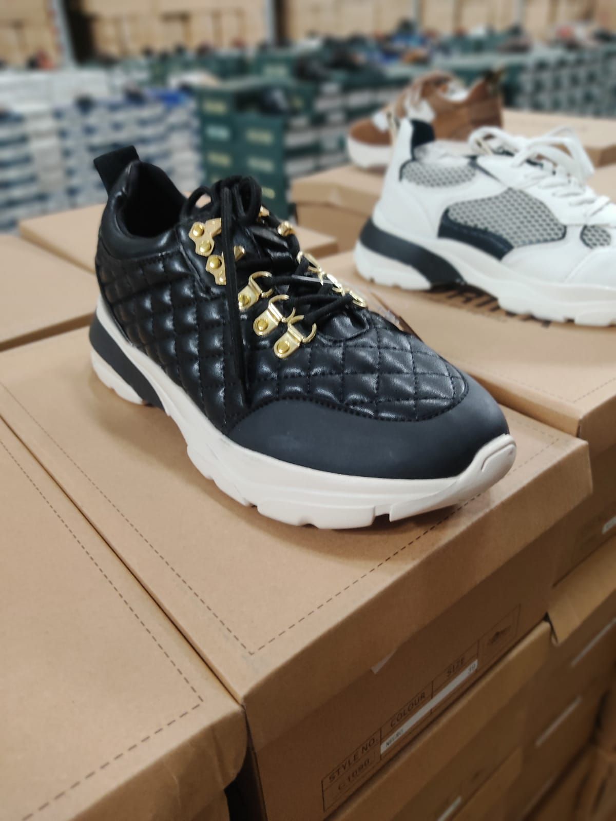 STOCK SCARPE DA DONNA CORINA ASSERIATE SPORTIVE
