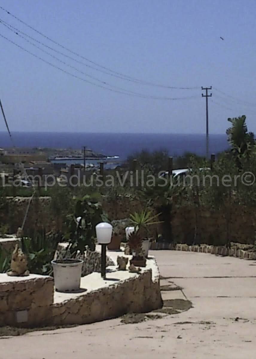 A Lampedusa villa nuova indipendente vista mare