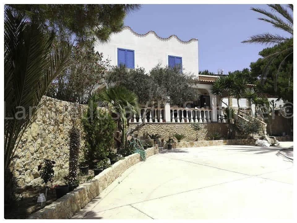 A Lampedusa villa nuova indipendente vista mare