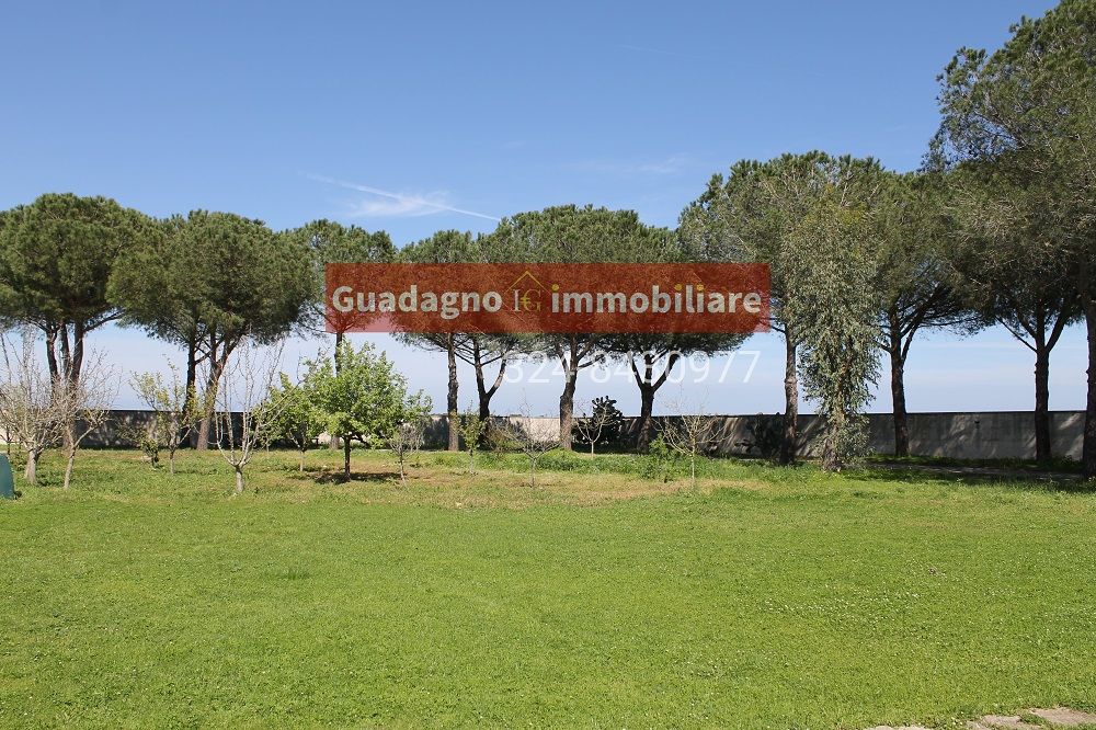 Lecce via merine  VILLA IN VENDITA 