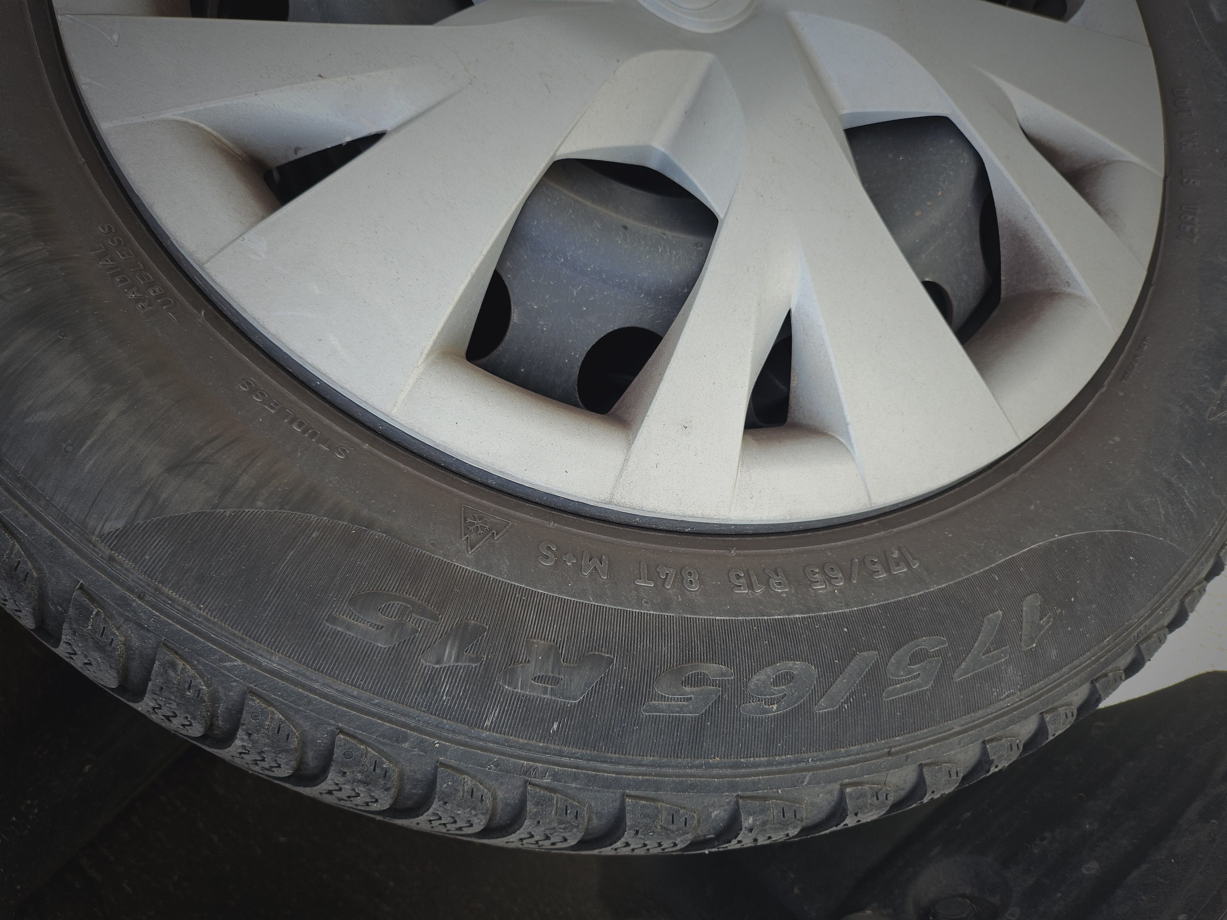gomme Winter Pirelli 175/65 R 15 da neve seminuove
