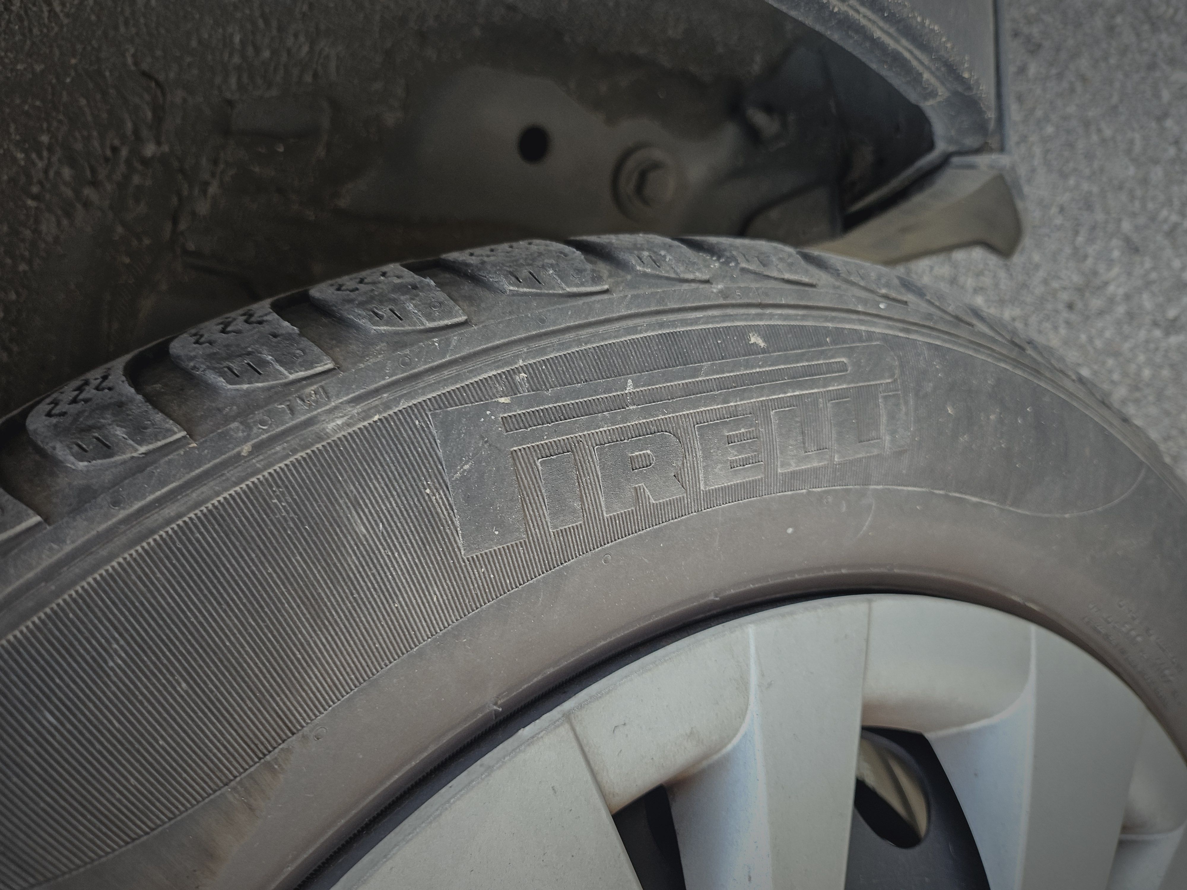 gomme Winter Pirelli 175/65 R 15 da neve seminuove